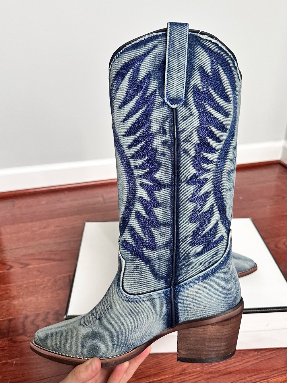 NEW Steve Madden Albany Denim Fab Embroidered Western Cowboy Boots Acid Wash - Picture 4 of 12